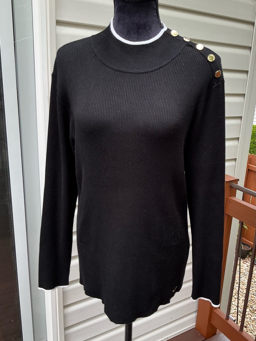 Calvin Klein Ribbed Button-Shoulder Women's Sweater🖤